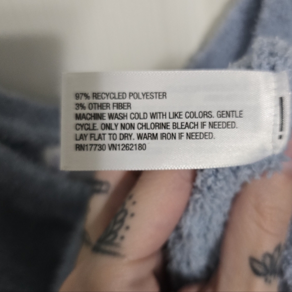 Stars Above NWT Womens Fuzzy Cropped Tank Top Blue Size XL - Picture 8 of 10